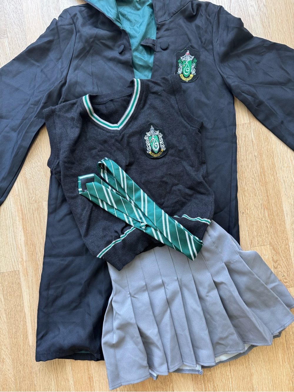 Slytherin-Inspired Kids School Vest & Tie Set for Halloween